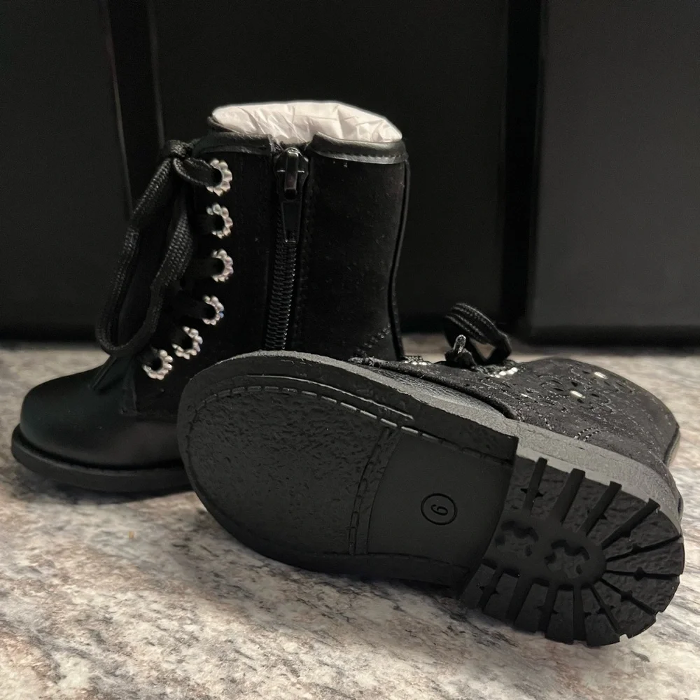 Black Toddler Boots with Floral Cutouts NWOT Size 6